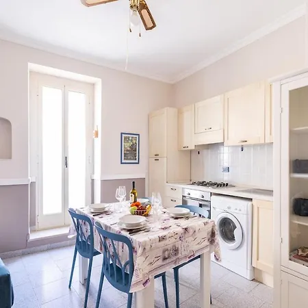 Eco-dimore - Centro Storico Piazzetta Petrone Apartment